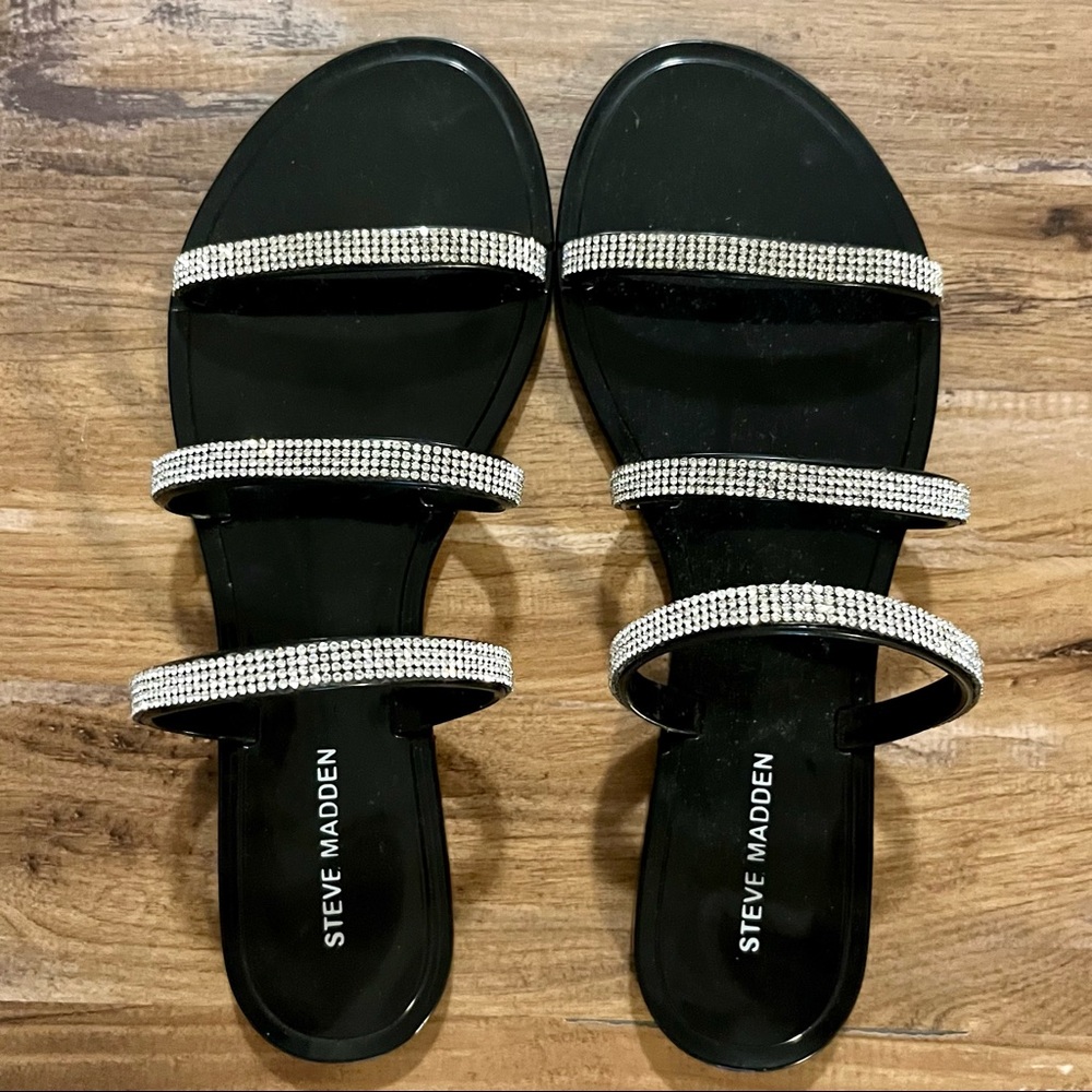 Steve Madden Yoma Rhinestone Flat Sandals, Size 8